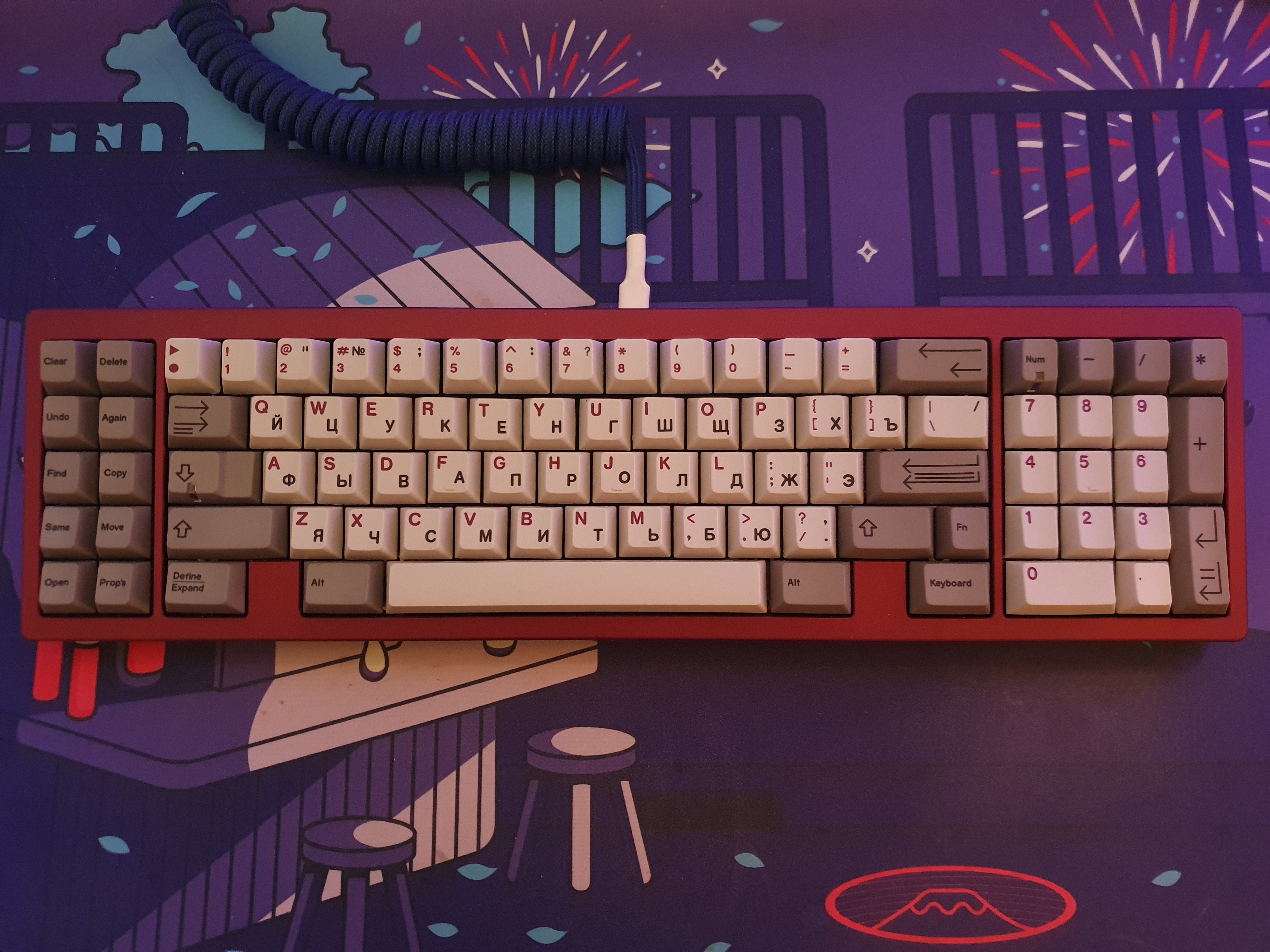 Bildet av et mekanisk tastatur sett fra oversiden